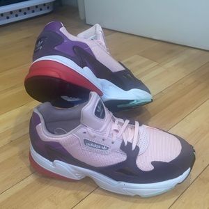 Perfect purple and pink adidas tennis shoes💜💗